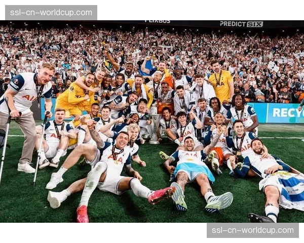 聚焦：马德里小酒馆内，球迷为观看付费欧冠转播还是免费西甲而争论